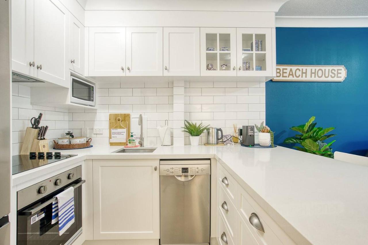 Hola Kirra - Ocean Blue Beachfront Oasis With Balcony Apartamento Gold Coast