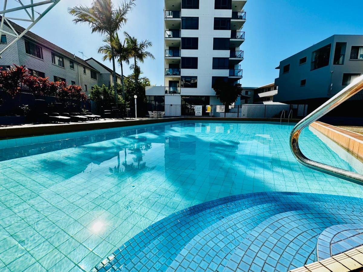 Broadwater Parklands Paradise-one & Two Bedroom Apartment *