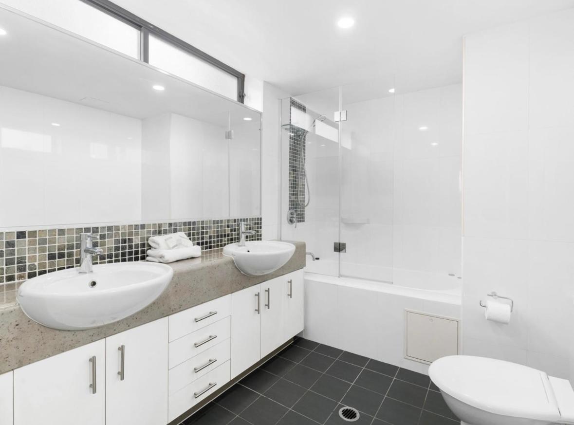 Apartment Broadwater Parklands Paradise-one & Two Bedroom Gold Coast