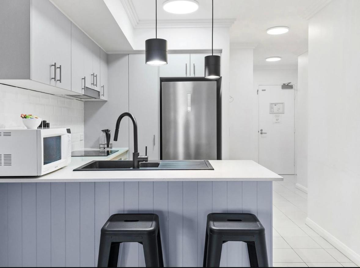Broadwater Parklands Paradise-one & Two Bedroom