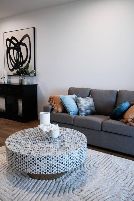 Waterview Two Bedrooms & Free Parking Apartment Gold Coast