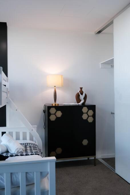 Waterview Two Bedrooms & Free Parking *