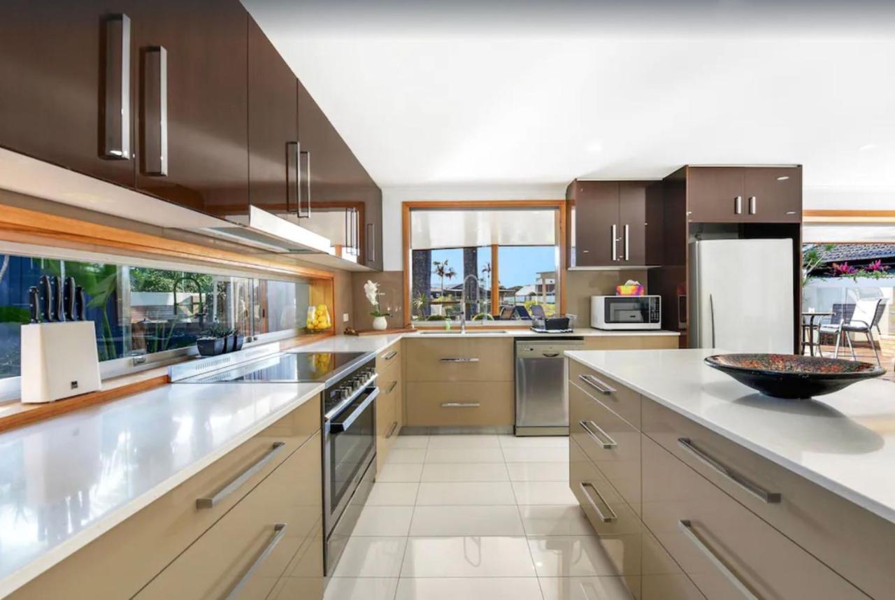 Waterfront Family Entertainer Gold Coast
