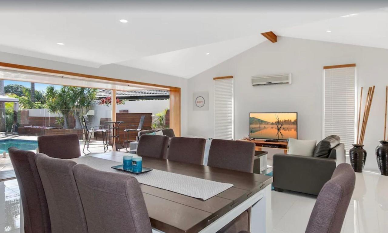 Waterfront Family Entertainer *