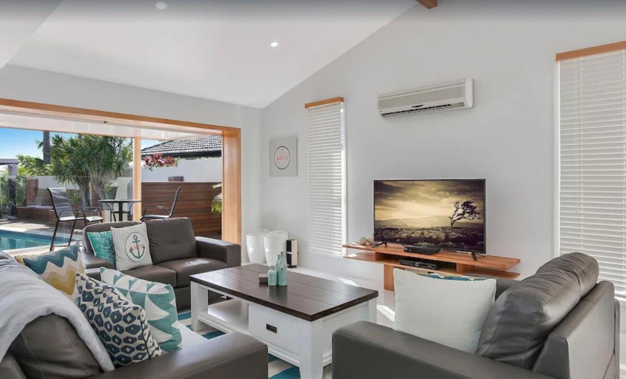Waterfront Family Entertainer * Gold Coast