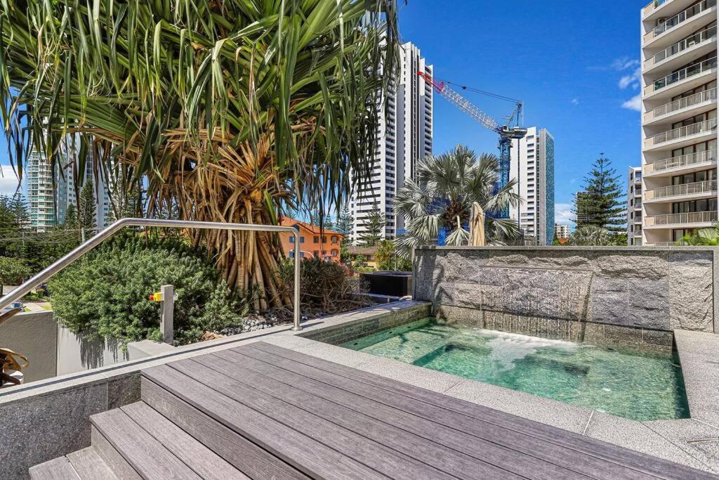 Broadbeach Oceanview Level 26 With Carpark - 4 Mins Walk To The Apartment