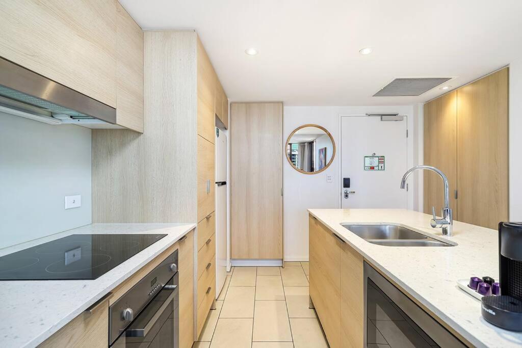 Apartment Broadbeach Oceanview Level 26 With Carpark - 4 Mins Walk To The *