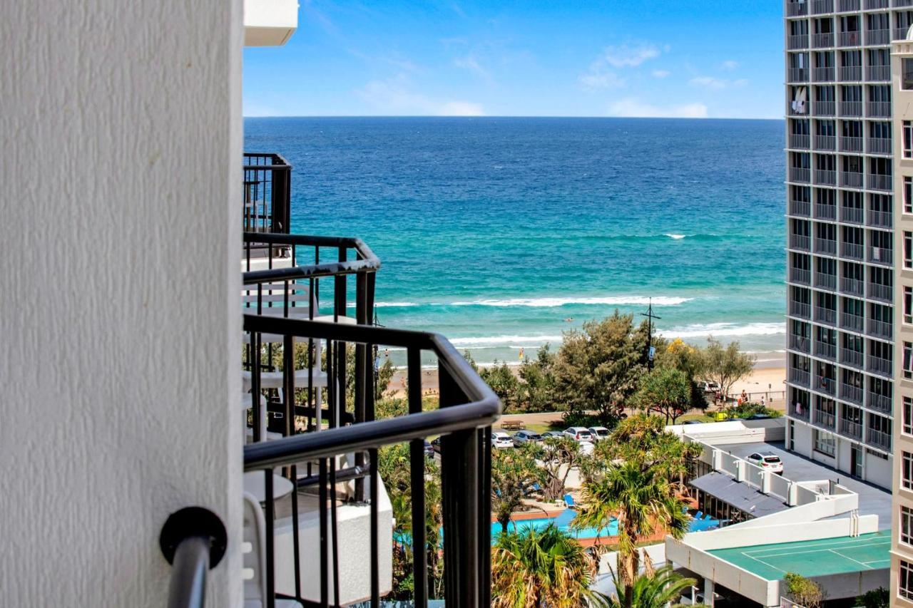 Deluxe Twin In Surfers Paradise - Coasthm Gold Coast