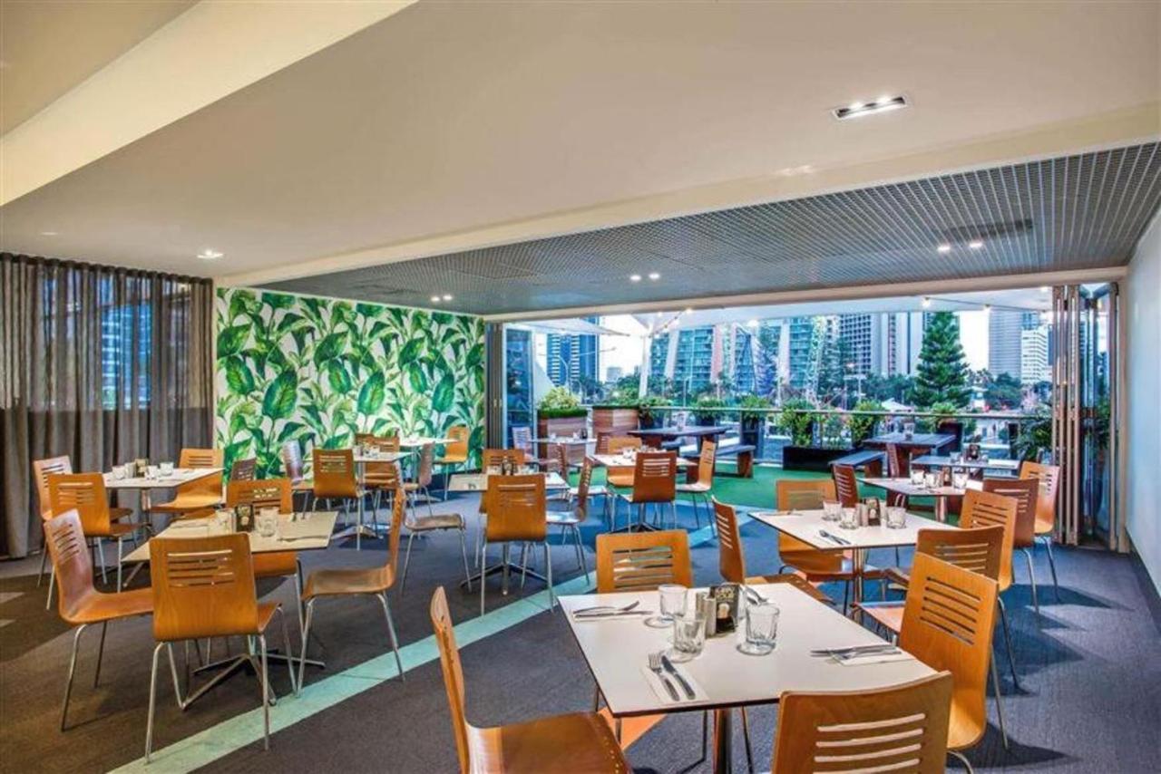 Deluxe Twin In Surfers Paradise - Coasthm Hotel