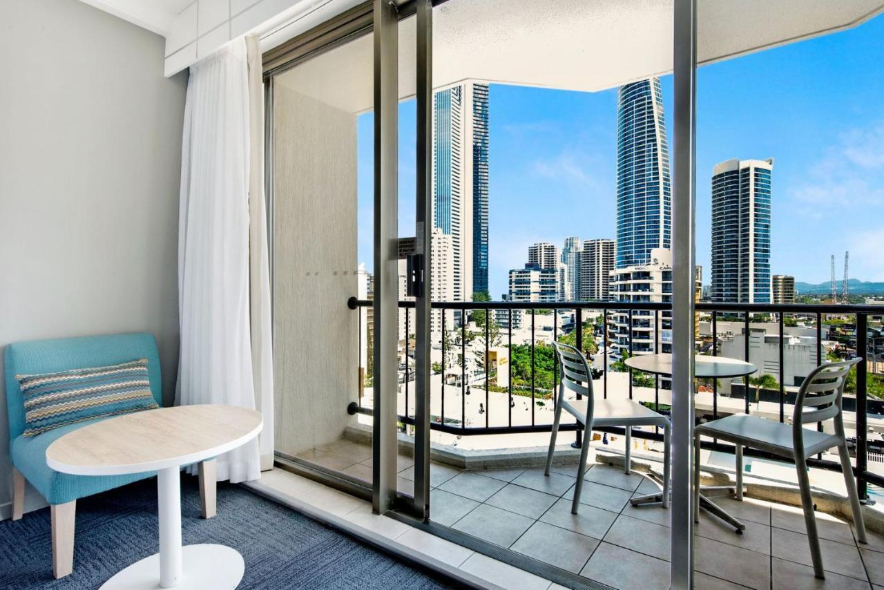 Deluxe Twin In Surfers Paradise - Coasthm Hotel *
