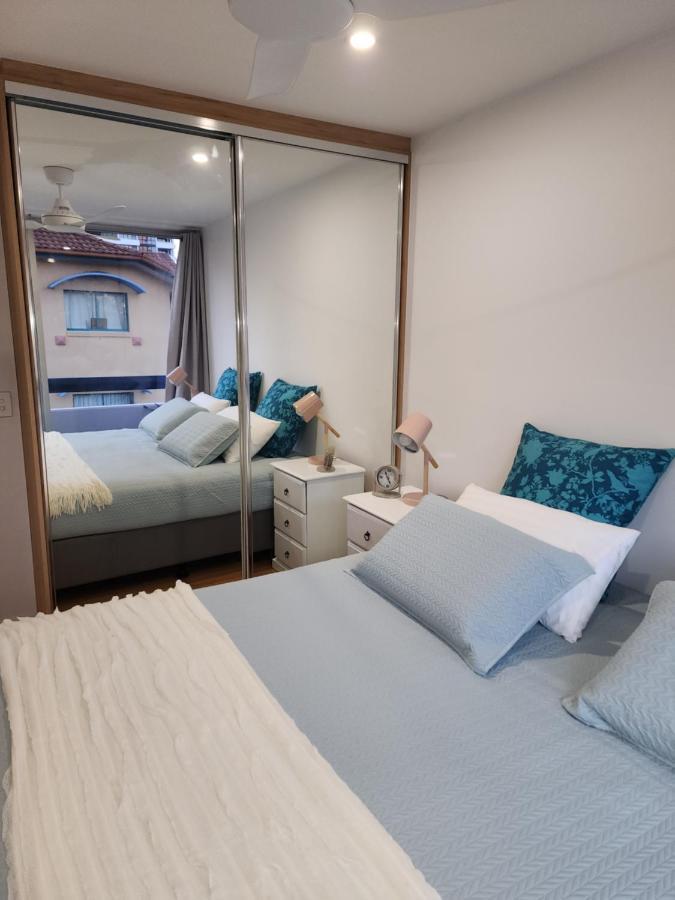 Apartment Entire Beachside 2 Bedroom Unit Gold Coast