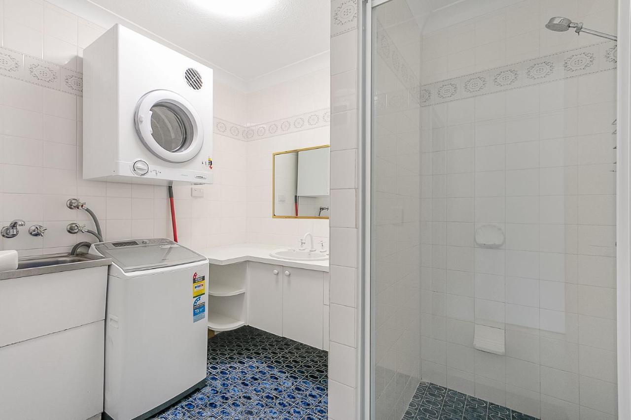 Cobden Court Unit 6 * Gold Coast