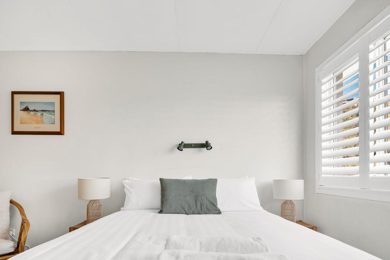 Apartment White Dolphin, Unit 7 *
