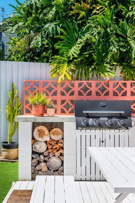 Palm Springs In Prime Location Holiday home Gold Coast