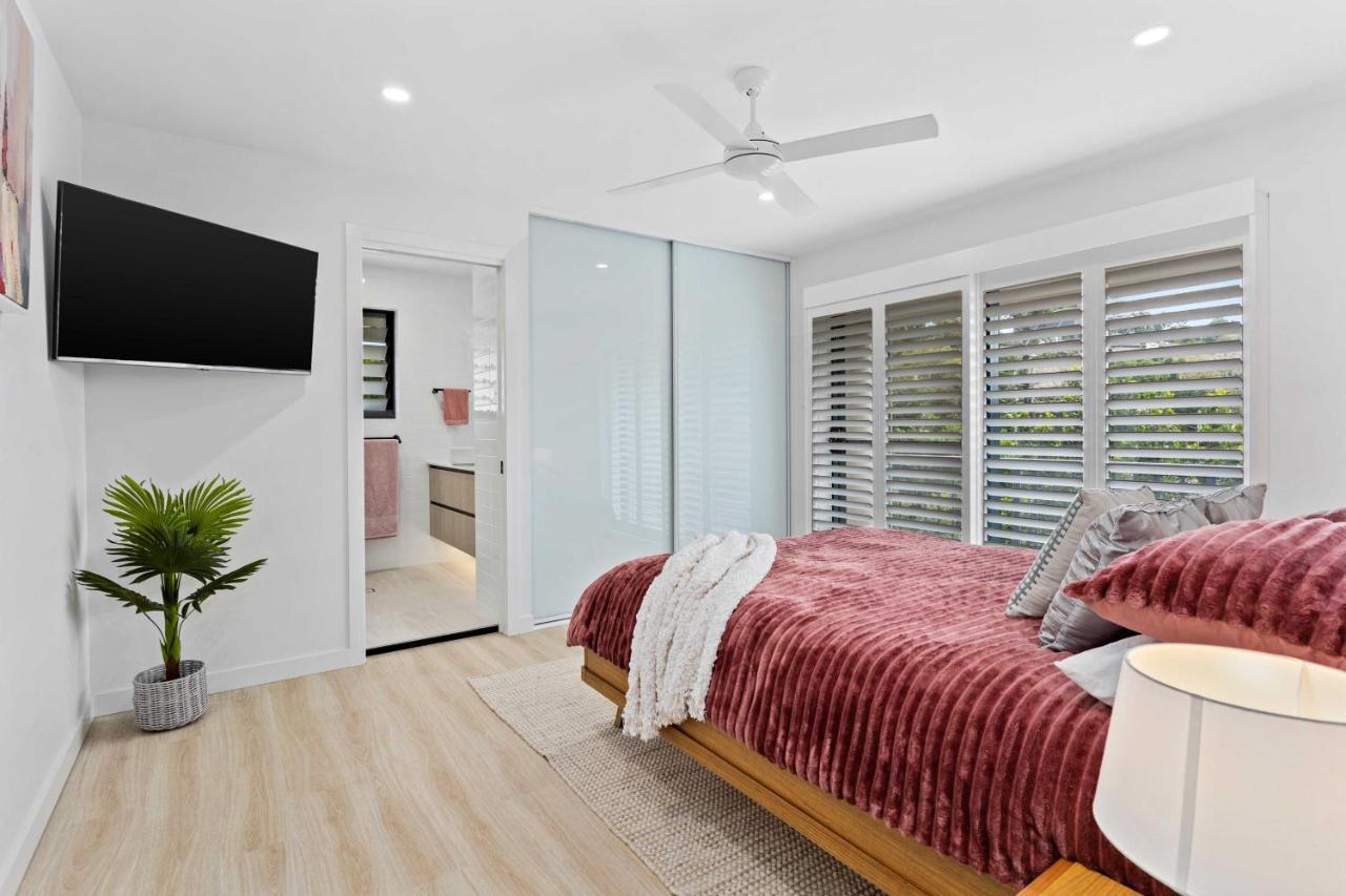 Beautiful Burleigh Heads 3 Brm Apartment!