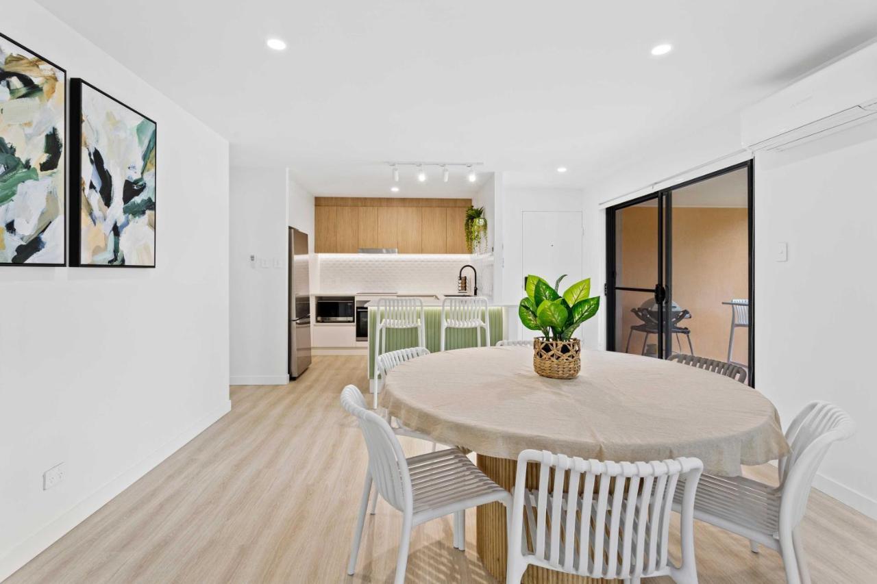 Beautiful Burleigh Heads 3 Brm Apartment! *