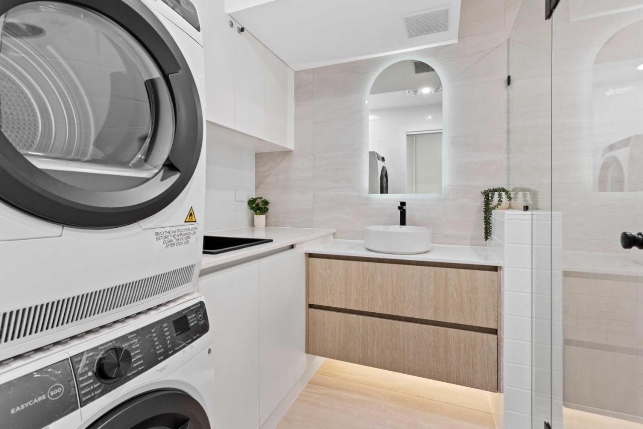 Beautiful Burleigh Heads 3 Brm Apartment! Apartment