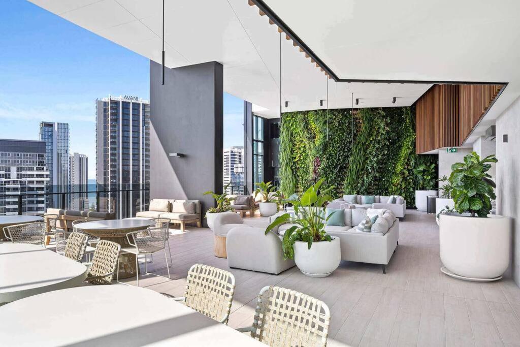 Luxury 1br Apt In Broadbeach - S Casino Residences Apartment Gold Coast
