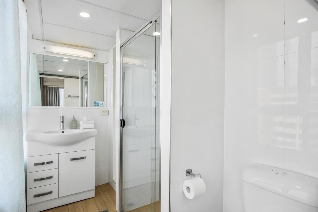 Unbeatable View - Charming Chateau Beachside Apartment Gold Coast