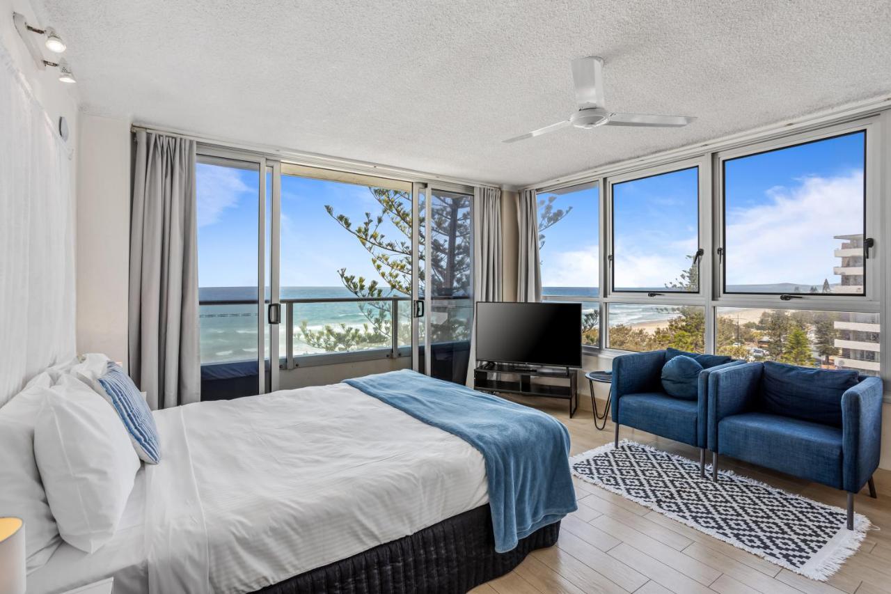 Unbeatable View - Charming Chateau Beachside