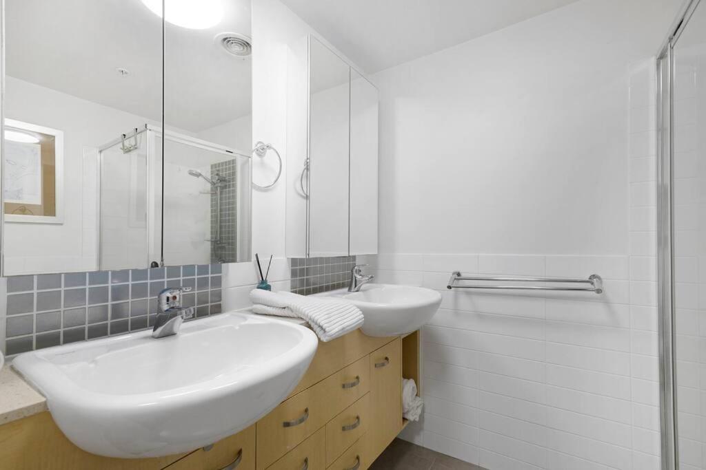 Mantra Wings Front 4bd Brand New Apartment Gold Coast