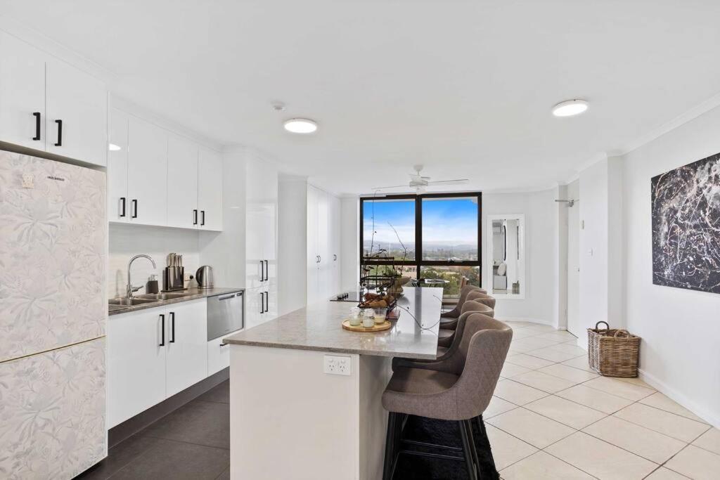 Burleigh Gardens - Hosted By Burleigh Letting Apartment *