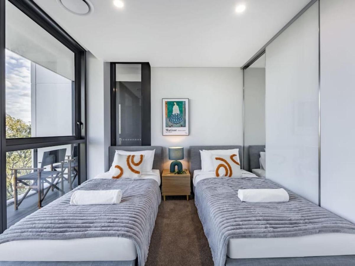 Brandnew Two Bed In Surfers Paradise With Carpark Apartment *
