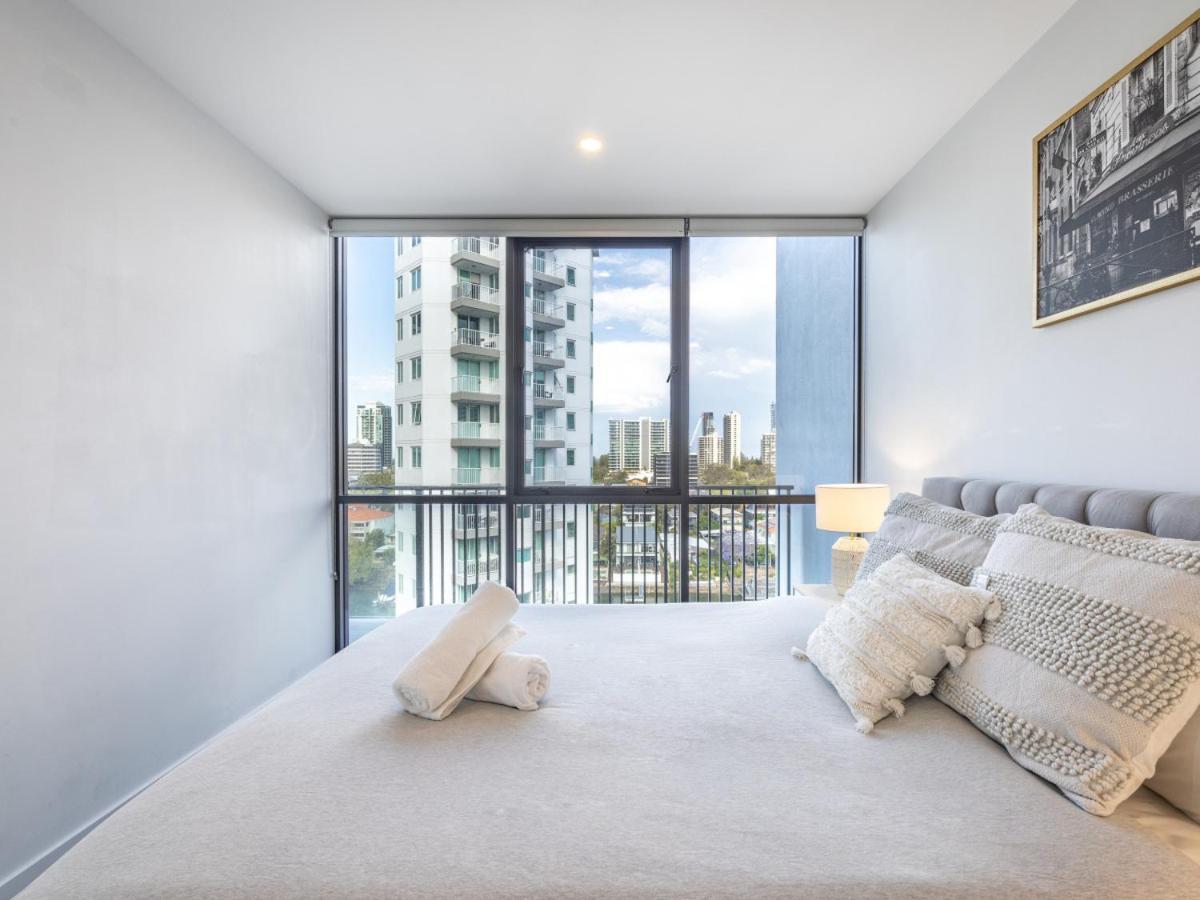 Riverside 2br Delicate * Gold Coast