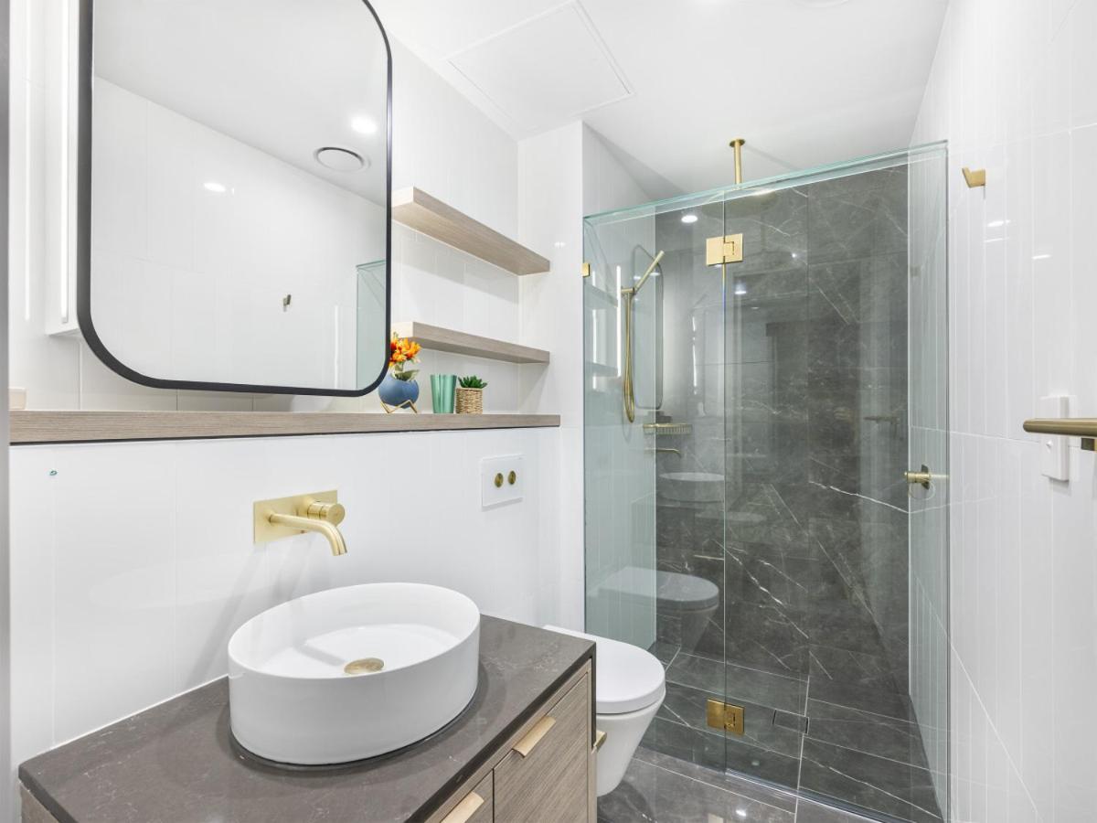 Views From Clouds New Skyhome In Luxury Apartment Gold Coast