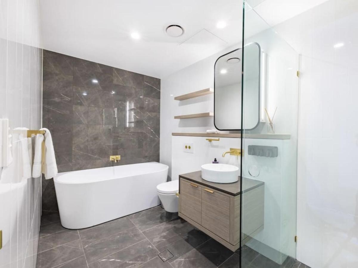 Apartment Stunning Ocean View On High Level In Luxury 3bd Ap *