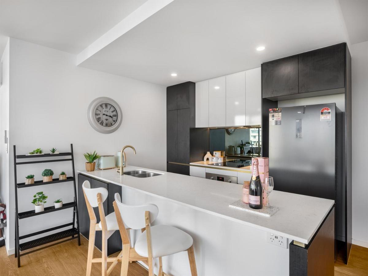 Riverside 2br Delicate