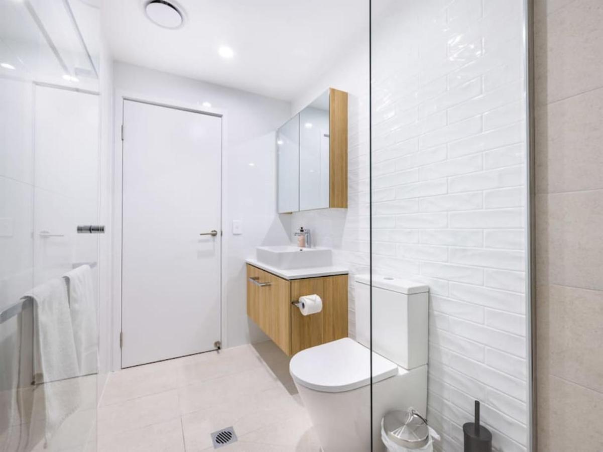 Brandnew Two Bed In Surfers Paradise With Carpark