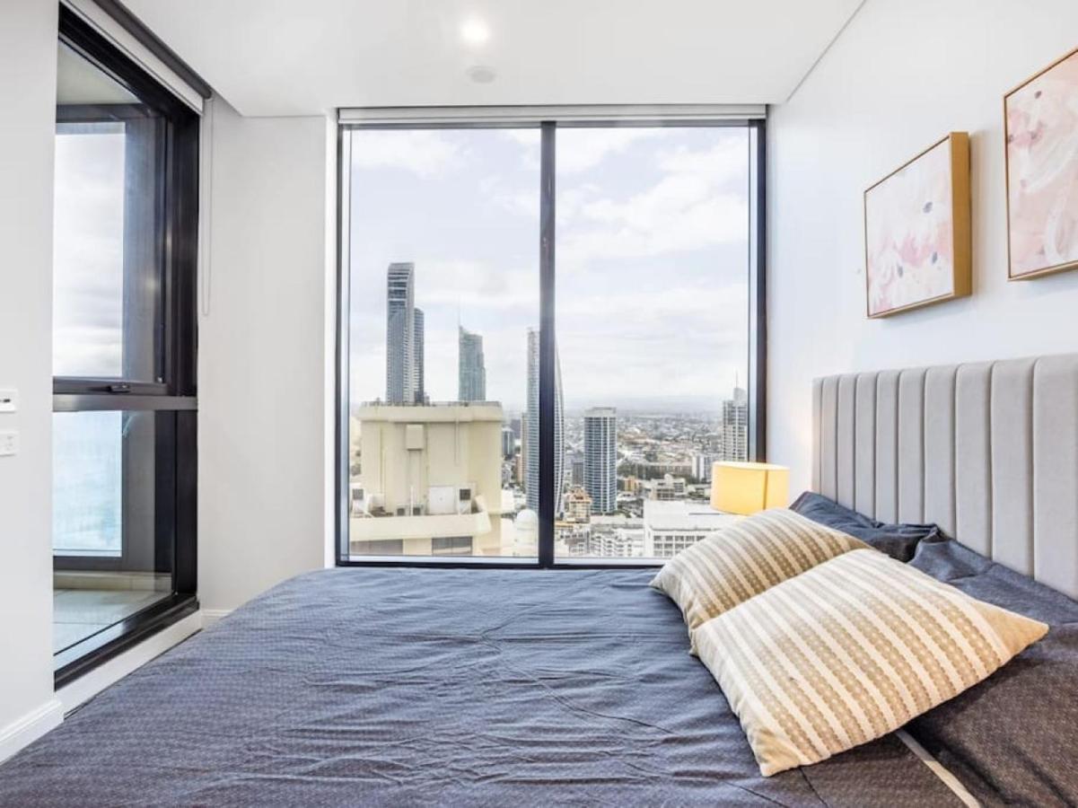 Location Oceanview Luxury 1br Steps To Gold Coast