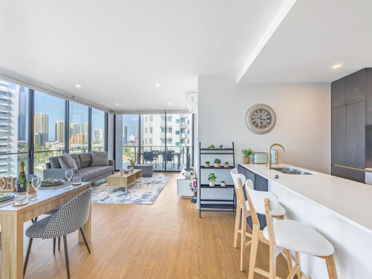 Riverside 2br Delicate * Gold Coast