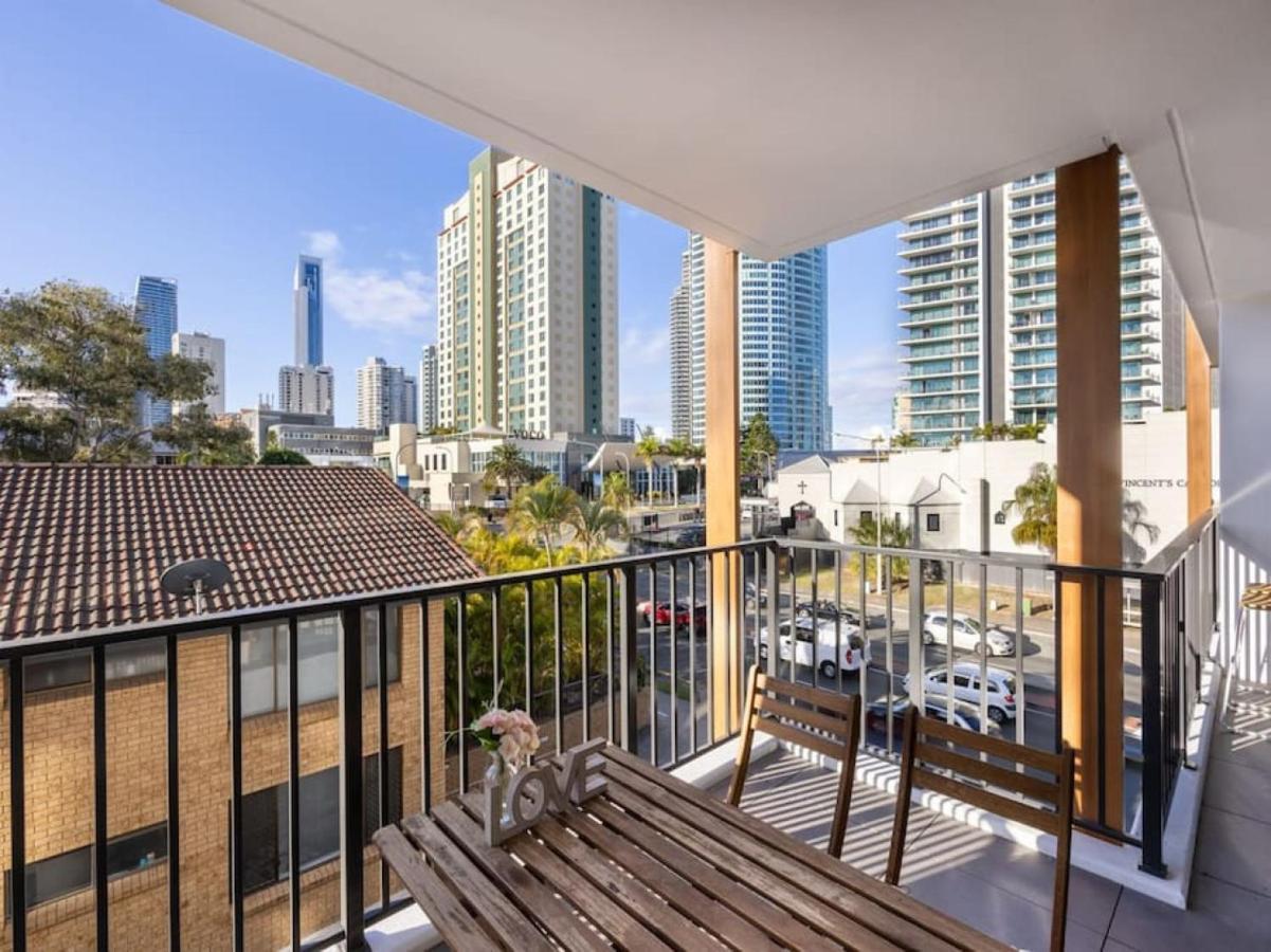 Comfortable 1br With Pool And Carpark * Gold Coast