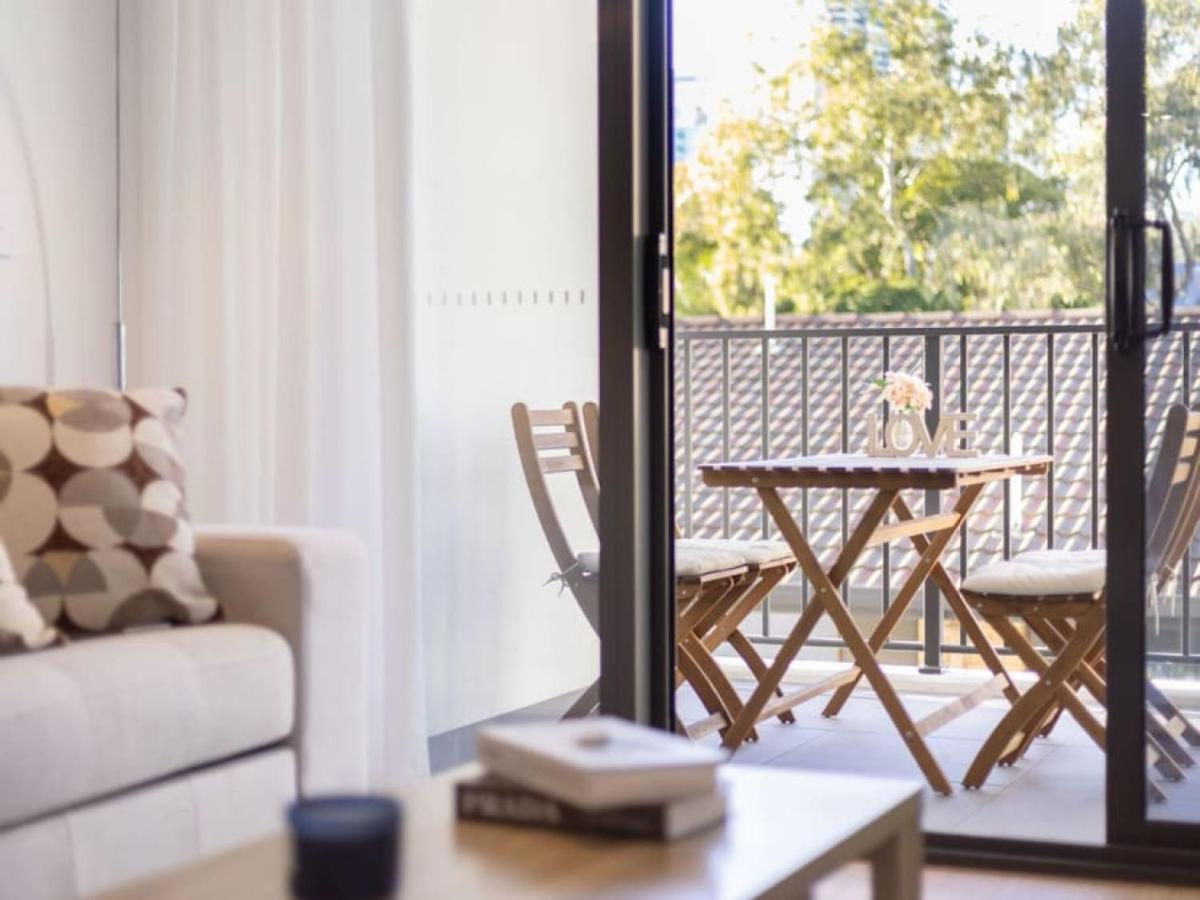 Comfortable 1br With Pool And Carpark Apartment Gold Coast