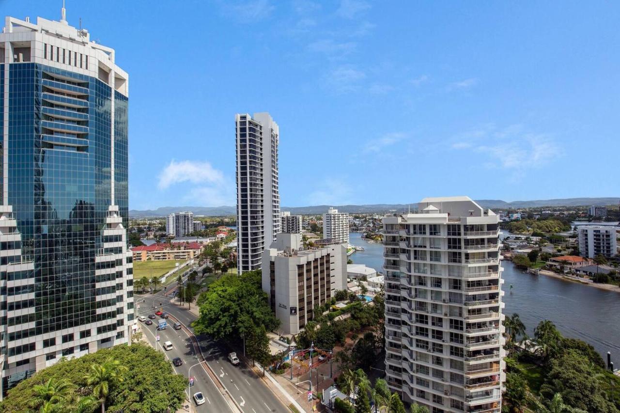 And Scenic Riverside Retreat At Surfers Gold Coast