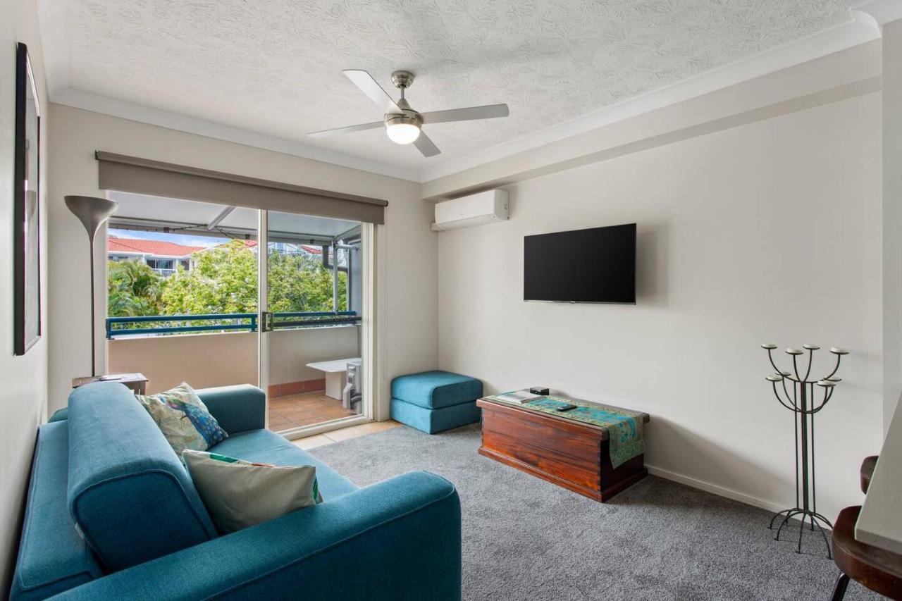 Deja Blue - Sunny Surfers Getaway On Chevron Island
