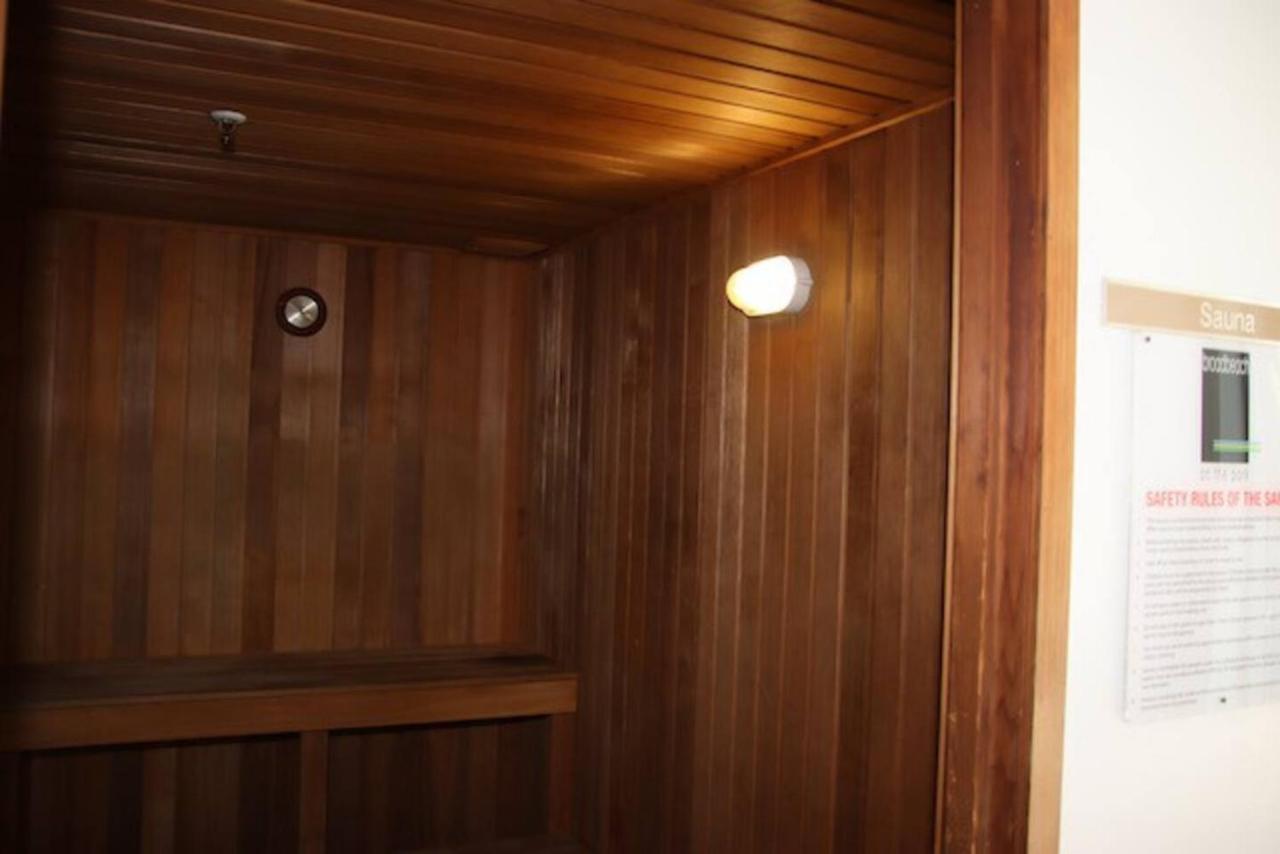 Glam & Stylish Broadbeach 2br *