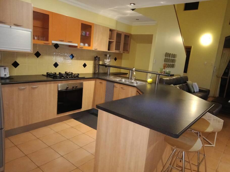 Family Friendly - Get Togethers Villa Gold Coast