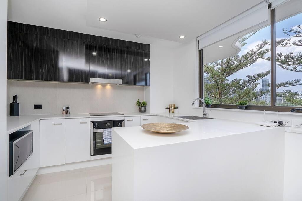 Bright 2b2b W/spectacular Main River Views Apartment Gold Coast