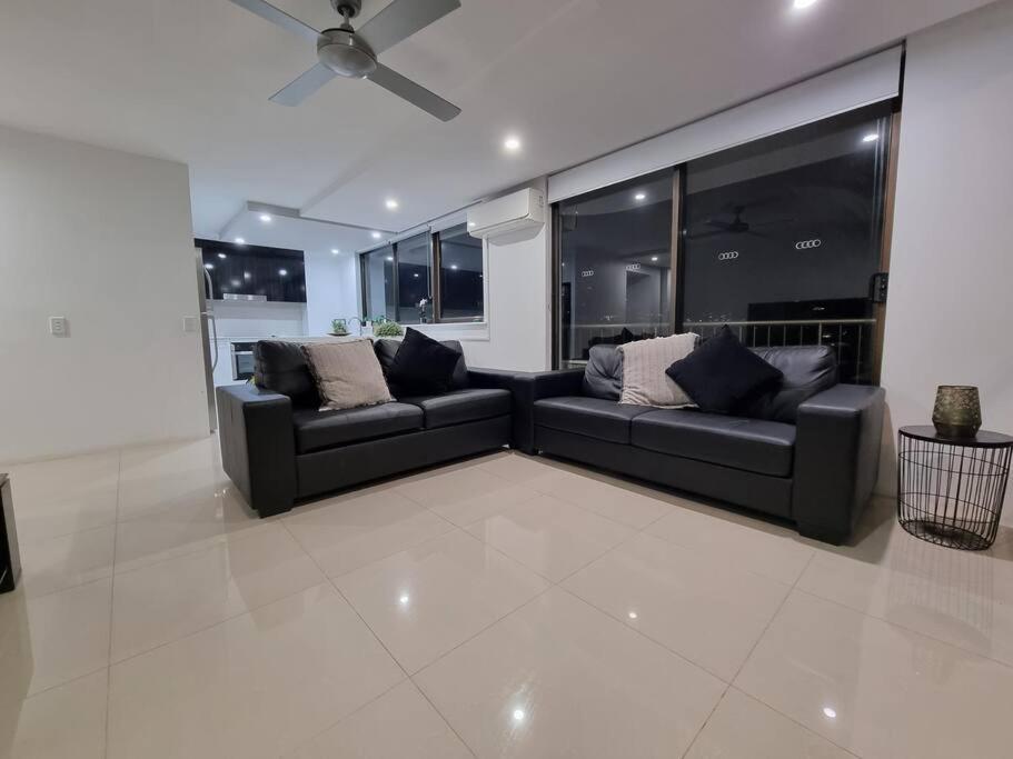 Apartment Bright 2b2b W/spectacular Main River Views Gold Coast