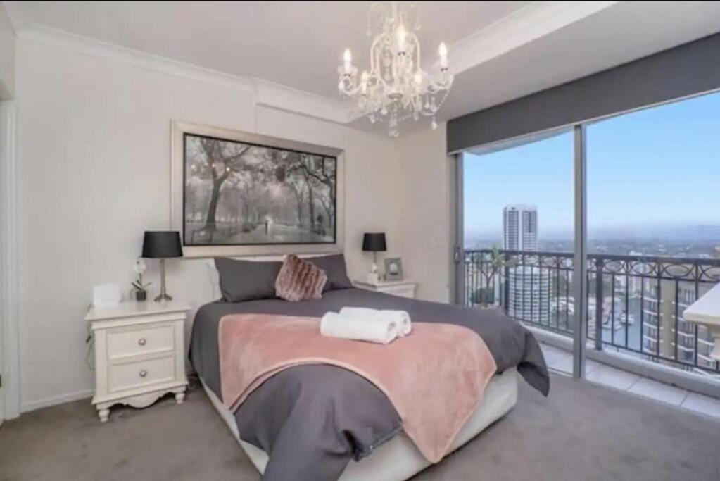 Apartment Picturesque Waterviews2br In Chevron Renaissance *