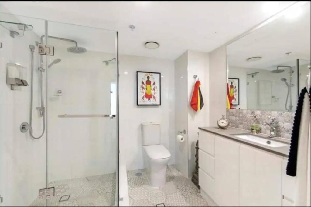 Apartment Picturesque Waterviews2br In Chevron Renaissance Gold Coast