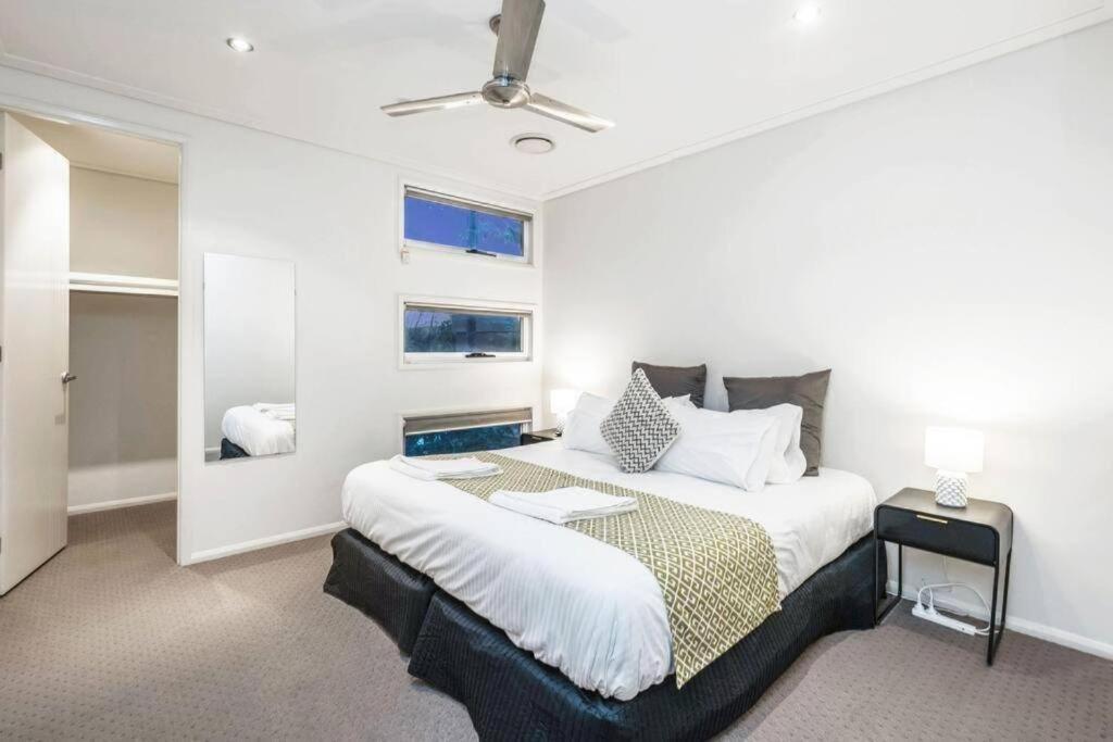 Large Spacious 4br4b Surfers With Pool 1 Holiday home *