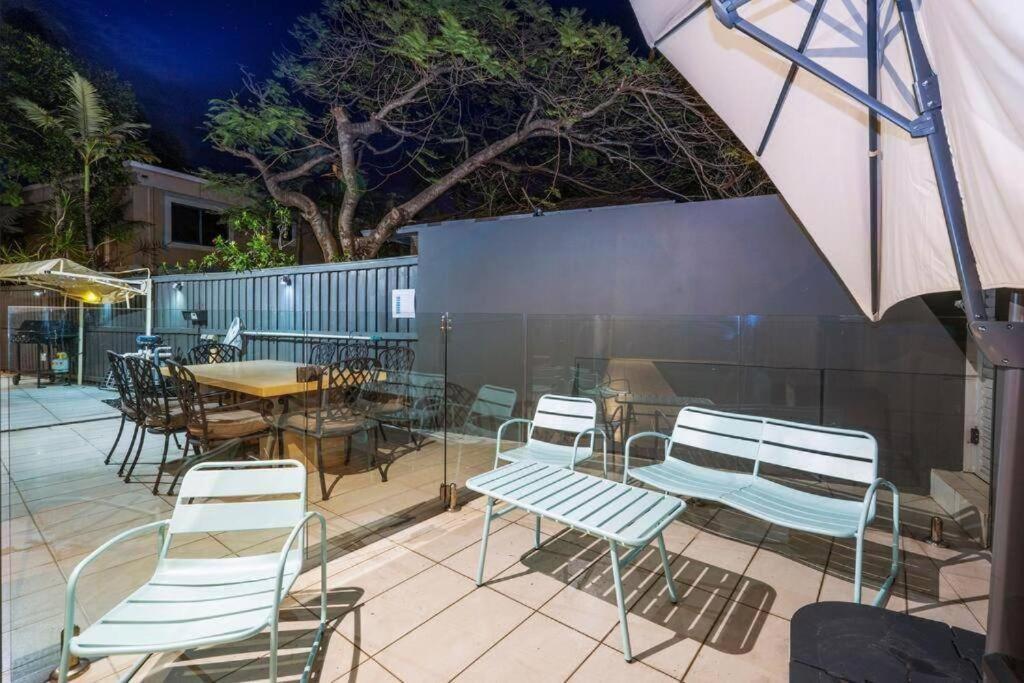Large Spacious 4br4b Surfers With Pool 1 Holiday home *