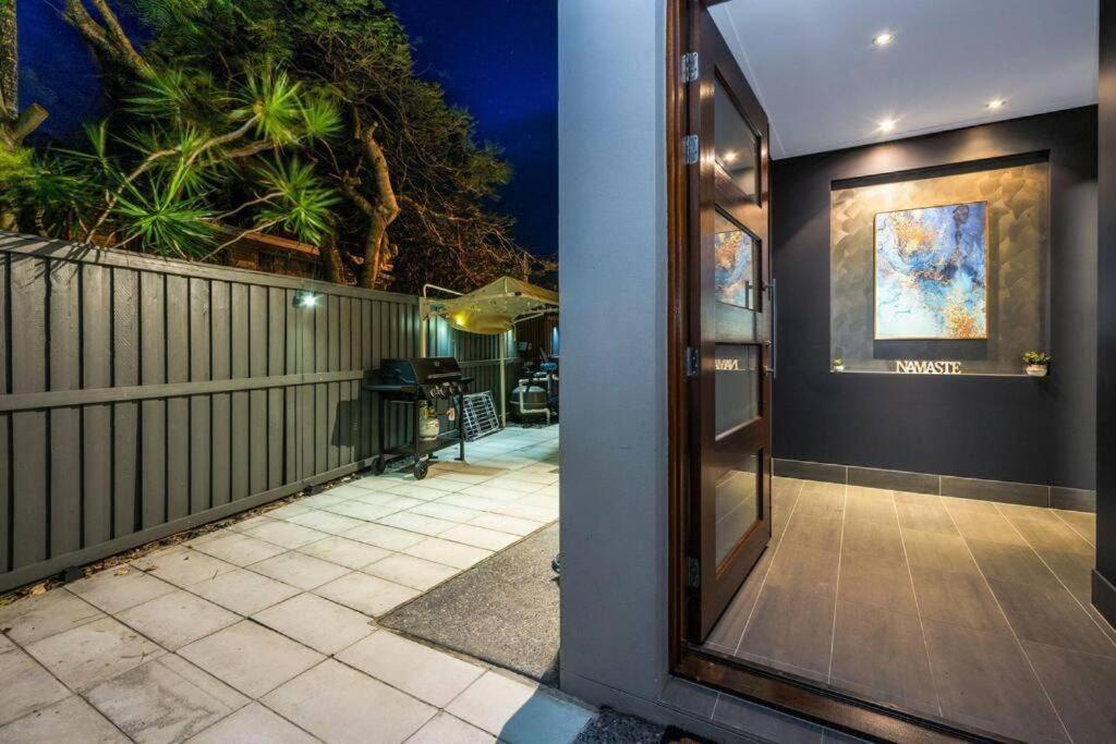 Holiday home Large Spacious 4br4b Surfers With Pool 1 *