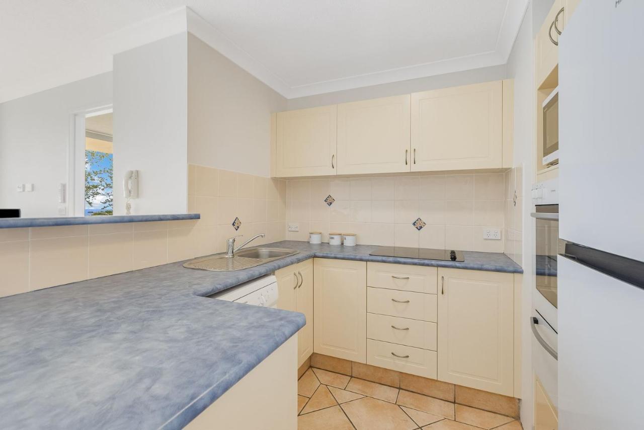 Eden Towers Unit 5 * Gold Coast