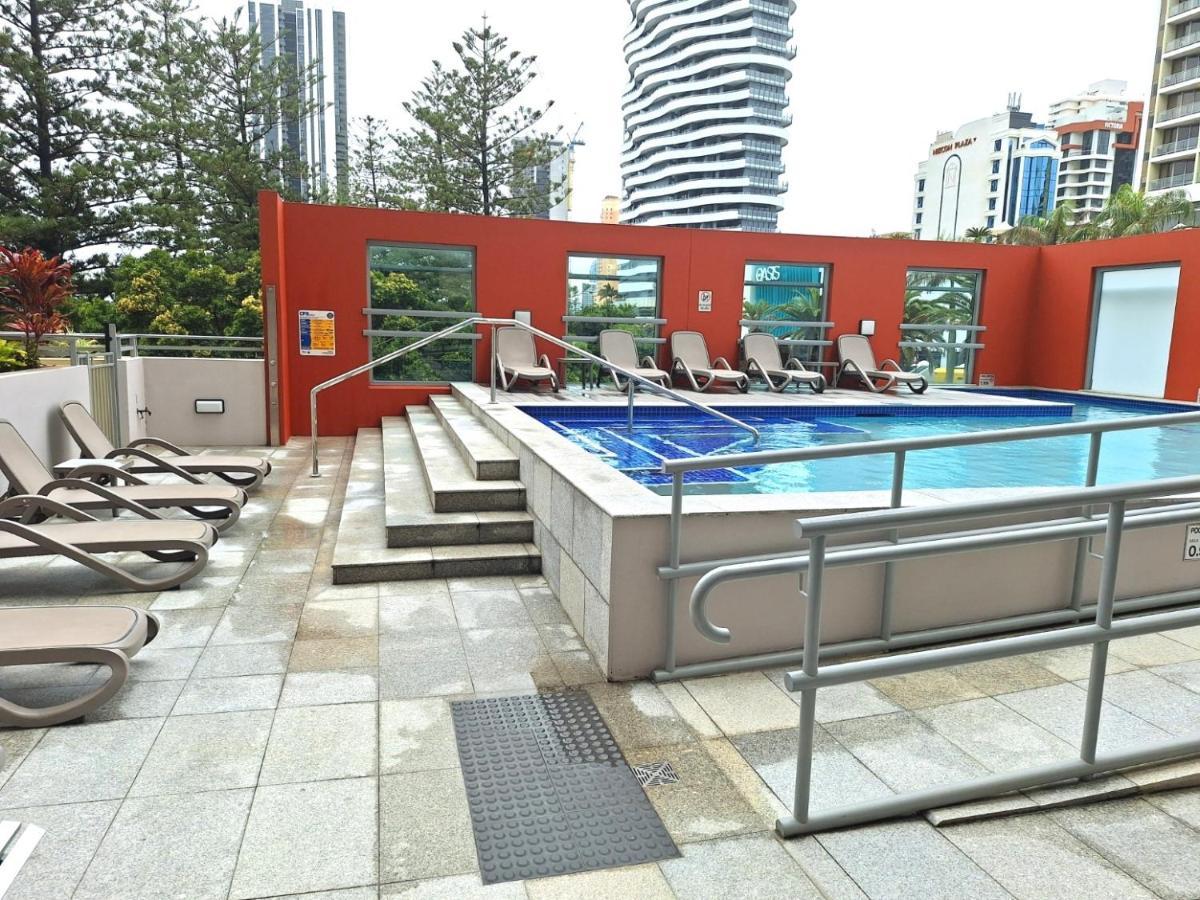 Broadbeach On The Park 2-bedroom Gold Coast