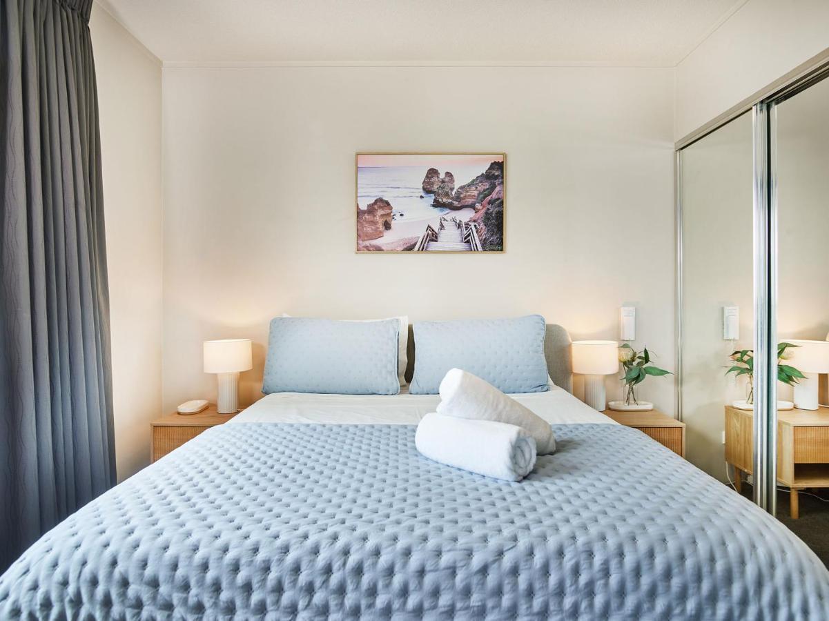 Broadbeach On The Park 2-bedroom * Gold Coast